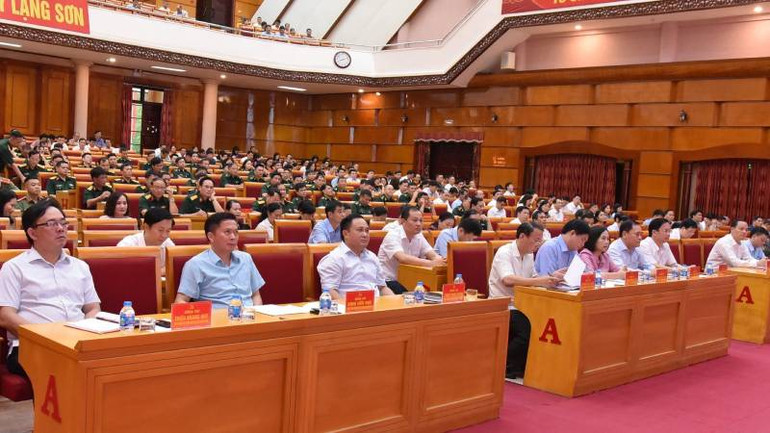 Các đại biểu nghiên cứu, học tập Tác phẩm của Tổng Bí thư Nguyễn Phú Trọng.