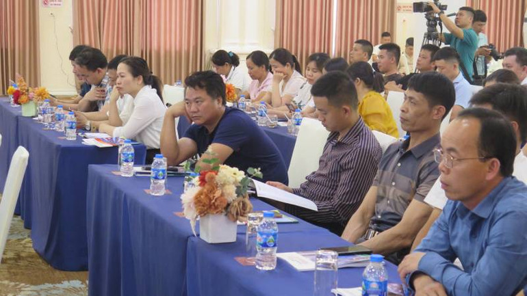 Đại diện các doanh nghiệp, chủ trang trại tham dự diễn đàn.