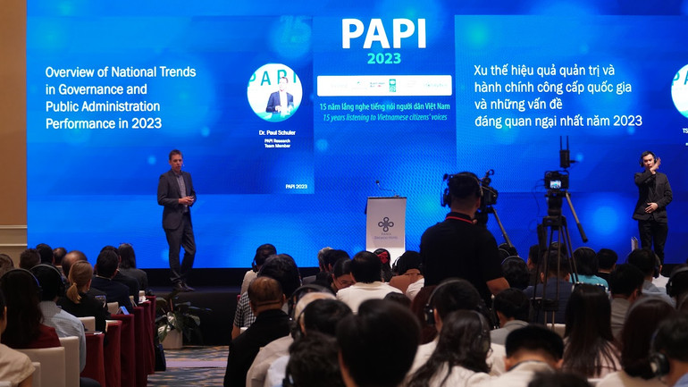 Các diễn giả trình bày tại lễ công bố Báo cáo PAPI 2023.