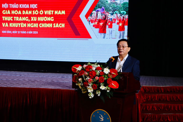 Giám đốc Học viện Chính trị quốc gia Hồ Chí Minh Nguyễn Xuân Thắng phát biểu ý kiến tại hội thảo.