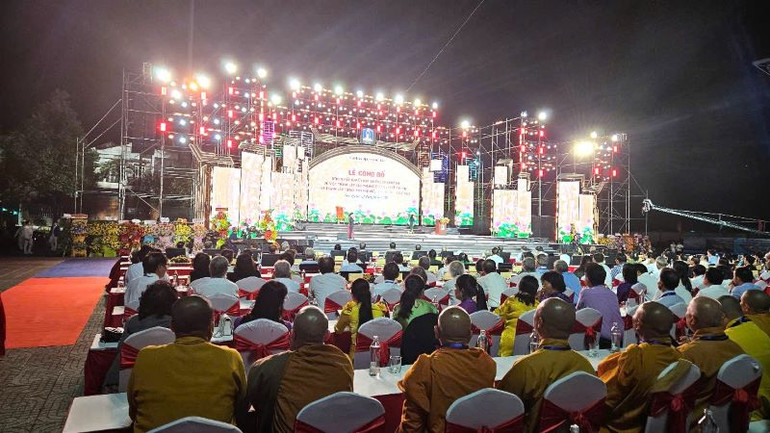 Toàn cảnh buổi lễ. Toàn cảnh buổi lễ.