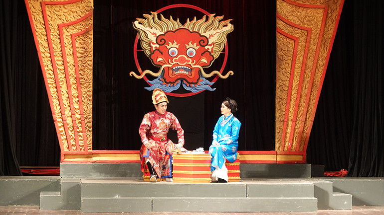 Cảnh trong vở kịch nói “Đức Thượng công Tả quân Lê Văn Duyệt - Người mang 9 án tử” Nhà hát kịch Idecaf.