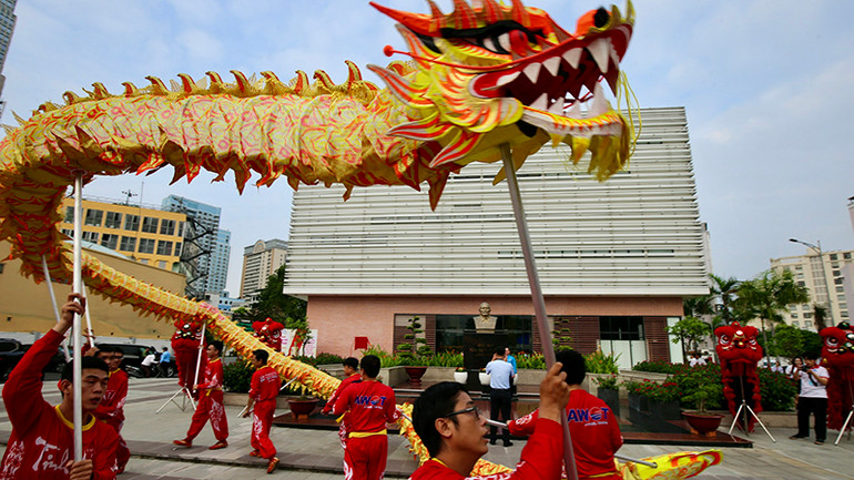 Trình diễn Nghệ thuật lân, sư, rồng tại lễ khánh thành công trình Bảo tàng Tôn Đức Thắng ngày 3/1. (Ảnh: Dũng Phương)