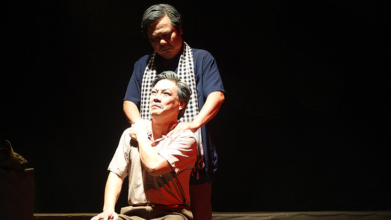 Một cảnh trong vở kịch nói "Đồng chí" của Hội Sân khấu thành phố.