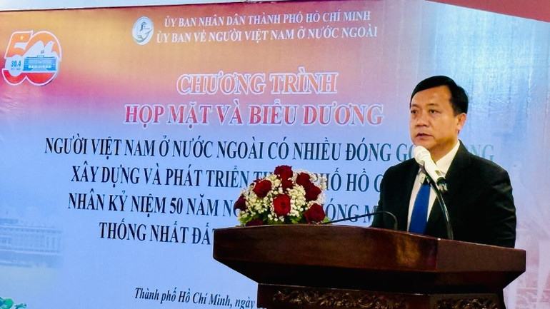 Ông Hà Phước Thắng, Phó trưởng Đoàn đại biểu Quốc hội Thành phố Hồ Chí Minh phát biểu tại buổi lễ.