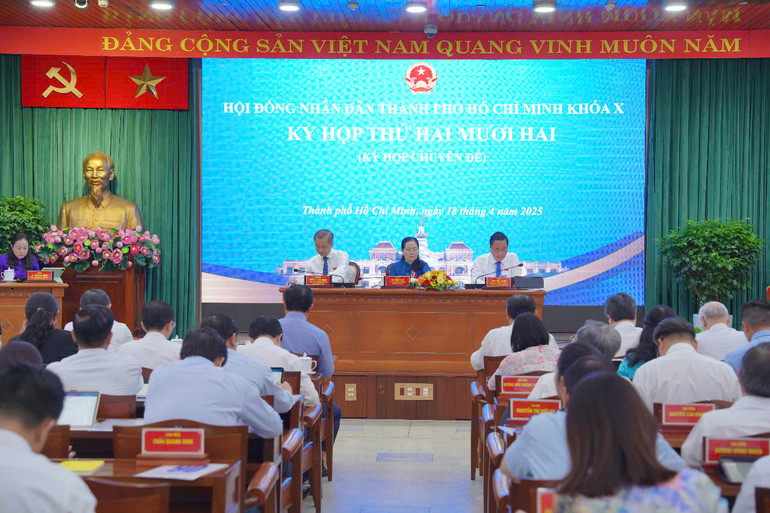 Toàn cảnh kỳ họp.