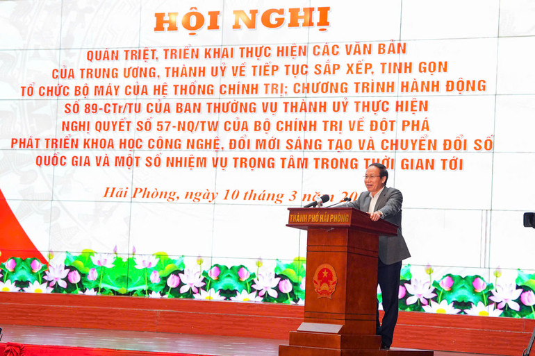 Bí thư Thành ủy Hải Phòng Lê Tiến Châu phát biểu.