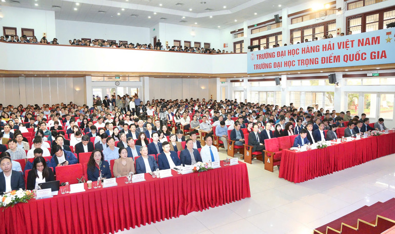 Đại diện các bộ, ngành có liên quan dự hội nghị.