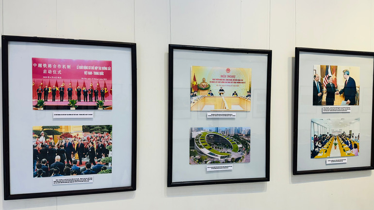 Triển lãm giới thiệu những hình ảnh, phản ánh thành tựu nổi bật của thành phố Hải Phòng.