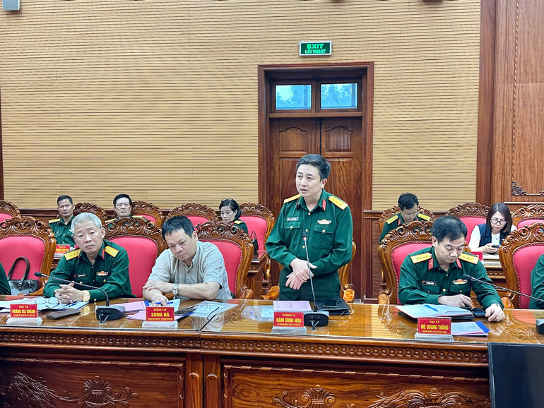 Các đại biểu tham gia ý kiến. Các đại biểu tham gia ý kiến.