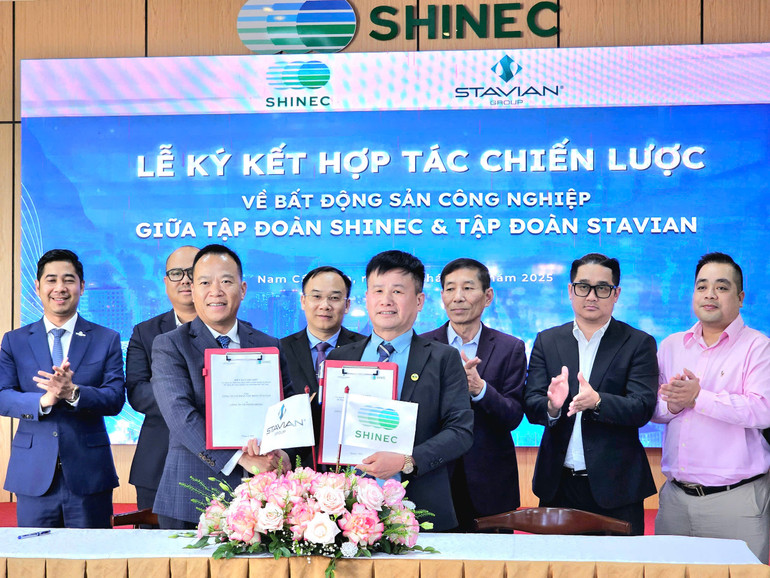 Ký kết hợp tác phát triển các dự án Khu công nghiệp mới theo hướng sinh thái.