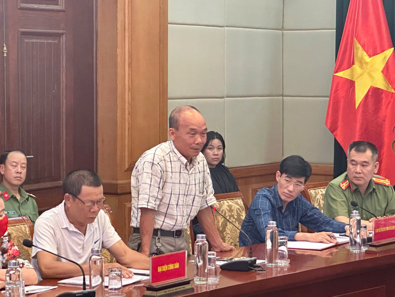 Đại diện các hộ dân huyện Vĩnh Bảo có ý kiến.