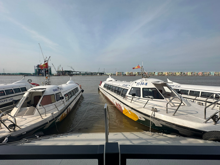 Bến tàu Máy Chai kết nối ra thành phố Đảo Hoàng Gia-Vinhomes Royal Island Vũ Yên.