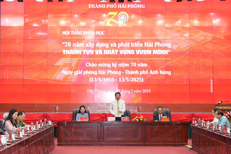 Các đại biểu đã đề xuất nhiều nhóm giải pháp đột phá để phát triển Hải Phòng. Các đại biểu đã đề xuất nhiều nhóm giải pháp đột phá để phát triển Hải Phòng.