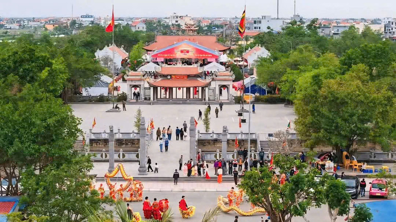 Khu tưởng niệm các vua nhà Mạc.