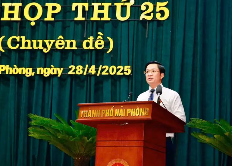 Đồng chí Phạm Văn Lập, Chủ tịch Hội đồng nhân dân thành phố Hải Phòng. Đồng chí Phạm Văn Lập, Chủ tịch Hội đồng nhân dân thành phố Hải Phòng.