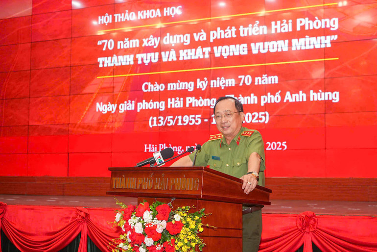 Các nhà khoa học đã đánh giá toàn diện quá trình 70 năm xây dựng và phát triển của Hải Phòng. Các nhà khoa học đã đánh giá toàn diện quá trình 70 năm xây dựng và phát triển của Hải Phòng.