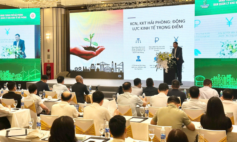 Các đại biểu trình bày các giải pháp.