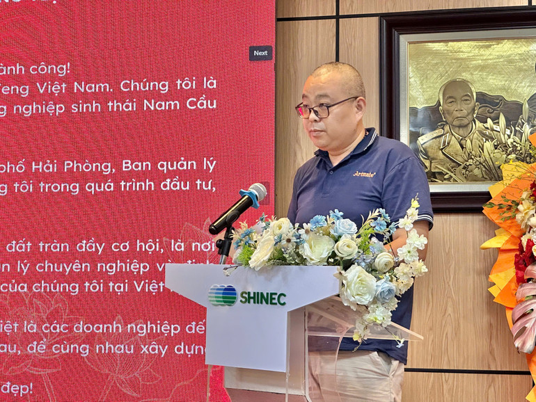 Ông Vương Vĩ Tường, Tổng Giám đốc Công ty trách nhiệm hữu hạn Dụng cụ Mỹ thuật JIA FENG Việt Nam.