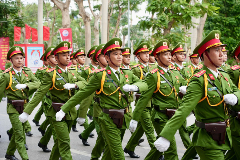 Lực lượng Công an Hải Phòng tham gia diễu hành.
