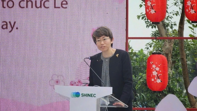 Bà Kamitani Naoko, Giám đốc Trung tâm Thông tin-Văn hóa, Đại sứ quán Nhật Bản tại Việt Nam.