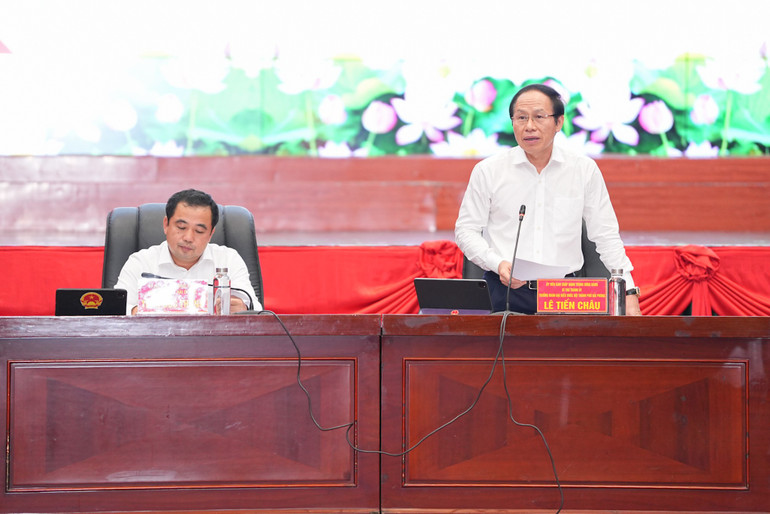 Đồng chí Lê Tiến Châu, Bí thư Thành uỷ Hải Phòng phát biểu tại hội nghị.