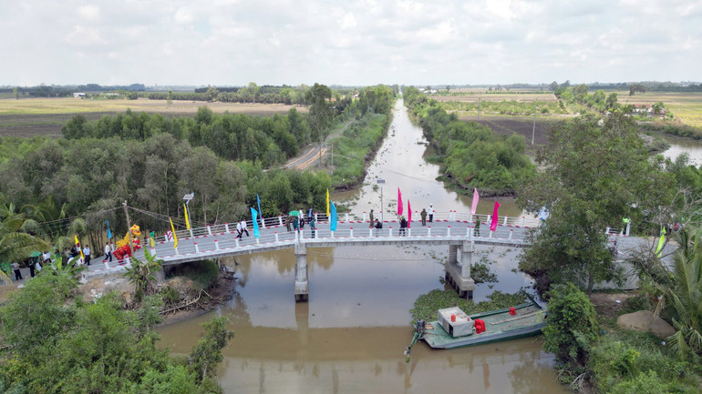 Chương trình “Cầu nối Yêu thương” đã xây dựng gần 120 cây cầu khắp cả nước. (Ảnh:PV)