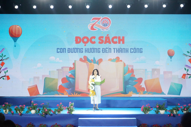 Bà Trần Thị Hoàng Mai, Giám đốc Sở Văn hóa, Thể thao và Du lịch thành phố Hải Phòng. Bà Trần Thị Hoàng Mai, Giám đốc Sở Văn hóa, Thể thao và Du lịch thành phố Hải Phòng.