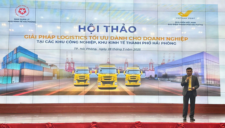 Các đại biểu trình bày giải pháp tối ưu dành cho doanh nghiệp logistics Hải Phòng. Các đại biểu trình bày giải pháp tối ưu dành cho doanh nghiệp logistics Hải Phòng.