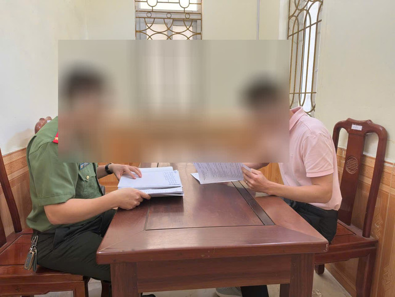 Phòng An ninh mạng và phòng, chống tội phạm sử dụng công nghệ cao, Công an thành phố Hải Phòng làm việc với ông H.B. Phòng An ninh mạng và phòng, chống tội phạm sử dụng công nghệ cao, Công an thành phố Hải Phòng làm việc với ông H.B.