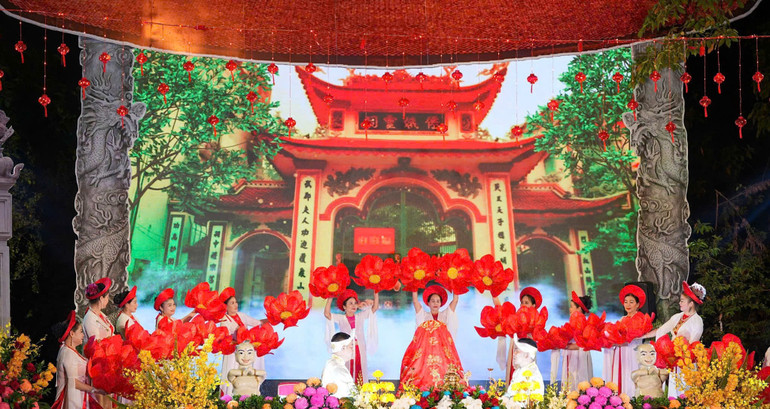 Các nghệ nhân tỉnh, thành mang đến các tiết mục đặc sắc.