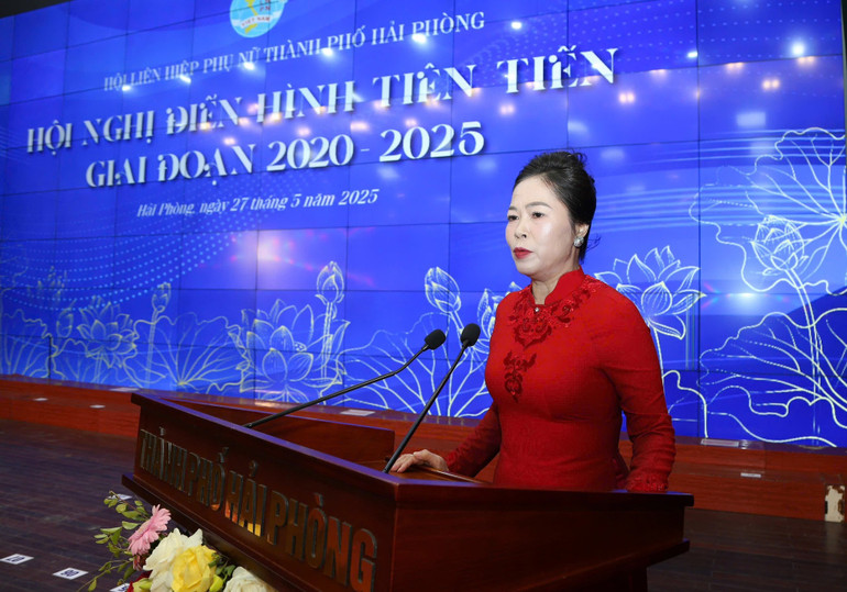 Bà Vũ Thị Kim Liên, Chủ tịch Hội Liên hiệp phụ nữ thành phố Hải Phòng.