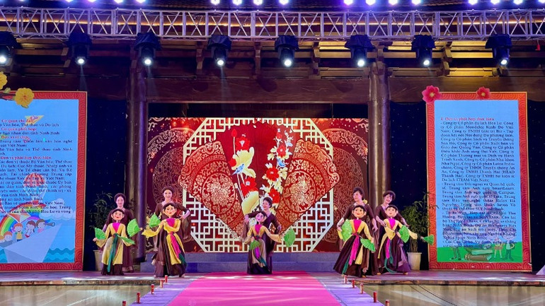Ngày hội năm nay với nhiều hoạt động đặc sắc, hấp dẫn hứa hẹn là điểm đến thu hút và bổ ích cho các em thiếu nhi, nhi đồng.