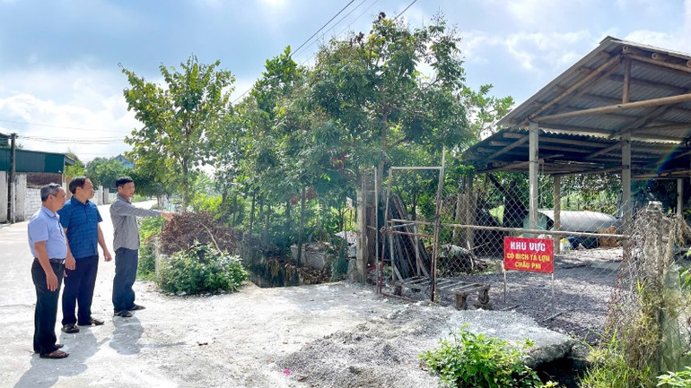 Ổ dịch tại xã Gia Trấn sau khi được phát hiện, xã đã yêu cầu hộ gia đình vãi vôi, phun tiêu độc khử trùng; đồng thời lập chốt, đặt biển cảnh báo có dịch để người dân nắm được và có các biện pháp phòng dịch.