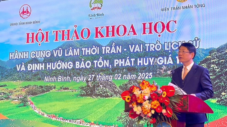 Đồng chí Trần Song Tùng, Phó Chủ tịch Ủy ban nhân dân tỉnh Ninh Bình phát biểu khai mạc hội thảo.