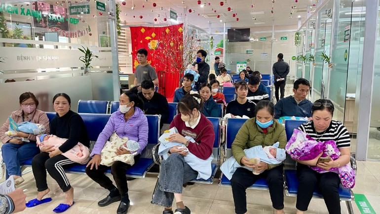 Hiện Bệnh viện Sản-Nhi Ninh Bình có đầy đủ các loại vaccine cúm mùa để tiêm cho tất cả các đối tượng. Trung bình mỗi tháng Khoa Dinh dưỡng-Tiêm chủng của bệnh viện tiêm khoảng 200-250 mũi cúm.