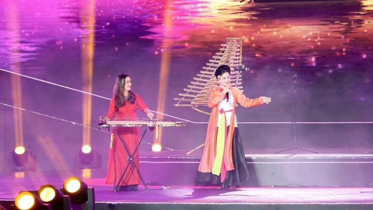 Festival với chuỗi sự kiện đặc sắc về văn hóa, du lịch diễn ra sôi nổi, lan tỏa di sản ở mọi miền đất nước đã đem lại không khí hân hoan, sôi động đến với người dân Ninh Bình và du khách thập phương.