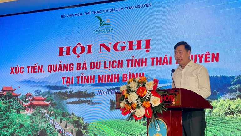 Ông Lê Ngọc Linh, Phó Giám đốc Sở Văn hóa, Thể thao và Du lịch tỉnh Thái Nguyên phát biểu tại Hội nghị.