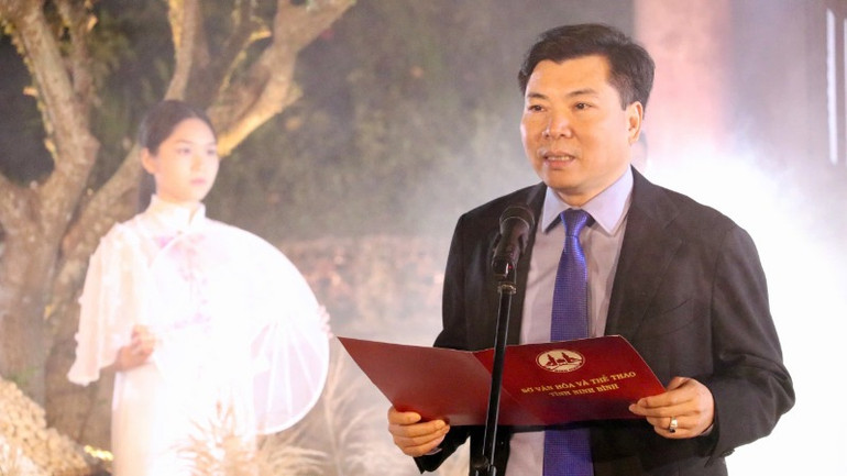 Giám đốc Sở Văn hóa và Thể thao tỉnh Ninh Bình Nguyễn Mạnh Cường phát biểu tại chương trình.