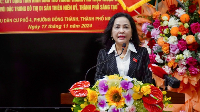 Đồng chí Nguyễn Thị Thanh, Ủy viên Trung ương Đảng, Phó Chủ tịch Quốc hội phát biểu tại ngày hội.