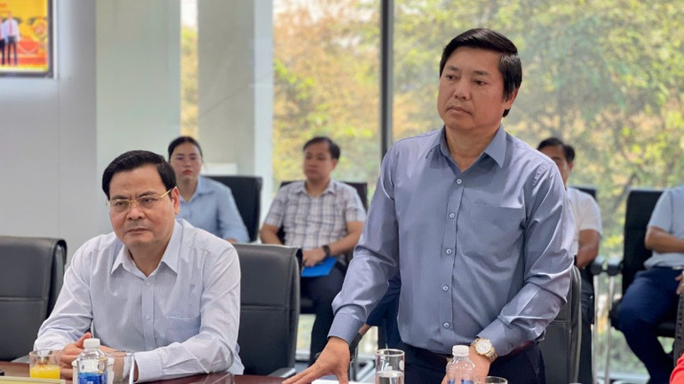 Đồng chí Lê Hữu Quý, Trưởng Ban Nội chính Tỉnh ủy Ninh Bình phát biểu tại buổi làm việc.