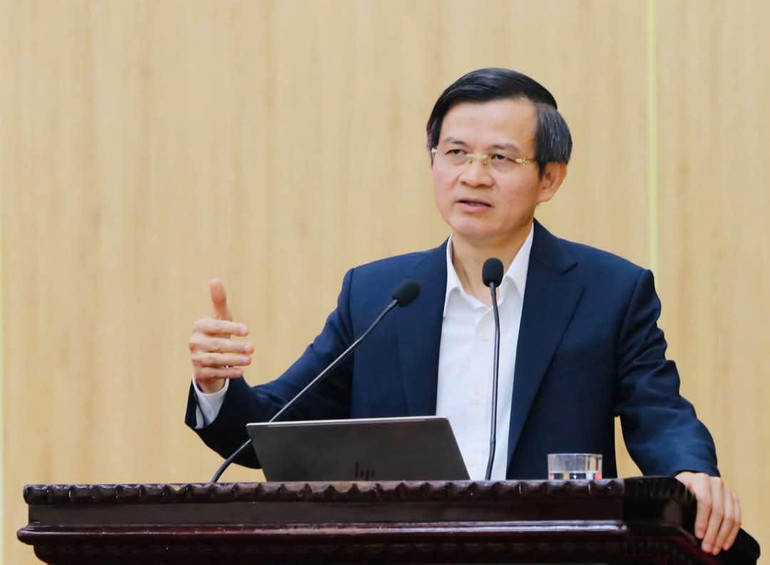 Bí thư Tỉnh ủy Ninh Bình Đoàn Minh Huấn phát biểu tại hội nghị.