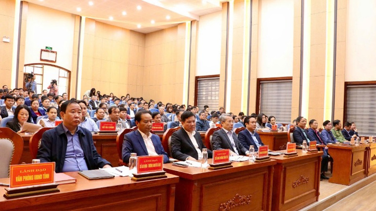 Các đại biểu tham dự hội nghị.