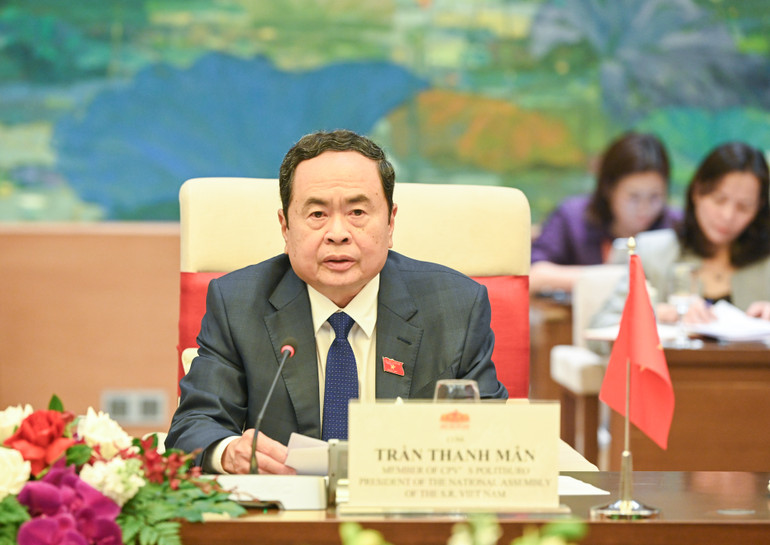 Chủ tịch Quốc hội Trần Thanh Mẫn phát biểu tại buổi hội đàm. Chủ tịch Quốc hội Trần Thanh Mẫn phát biểu tại buổi hội đàm.