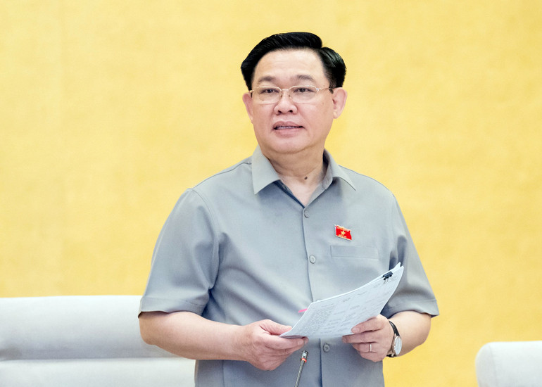 Chủ tịch Quốc hội Vương Đình Huệ phát biểu chỉ đạo tại cuộc họp. Ảnh: DUY LINH