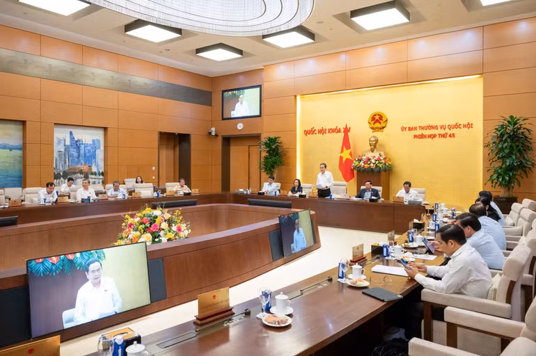 Quang cảnh bế mạc phiên họp. (Ảnh: DUY LINH)