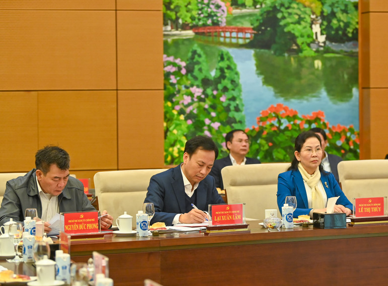 Các đại biểu tham dự hội nghị. Các đại biểu tham dự hội nghị.