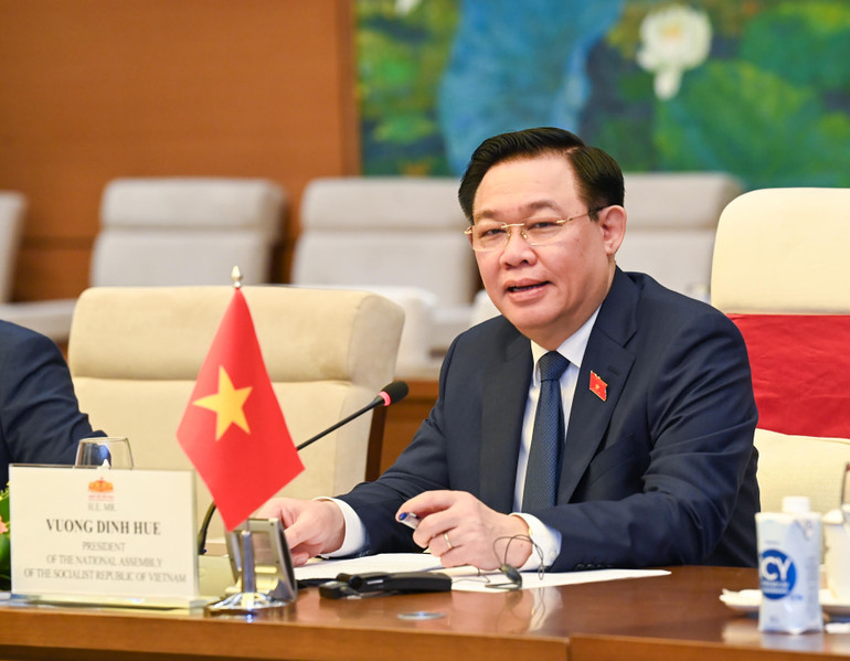 Chủ tịch Quốc hội Vương Đình Huệ phát biểu tại buổi tiếp. (Ảnh: Duy Linh)