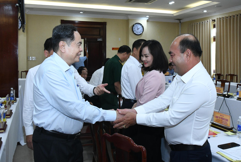 Chủ tịch Quốc hội Trần Thanh Mẫn và các đại biểu tại cuộc làm việc.