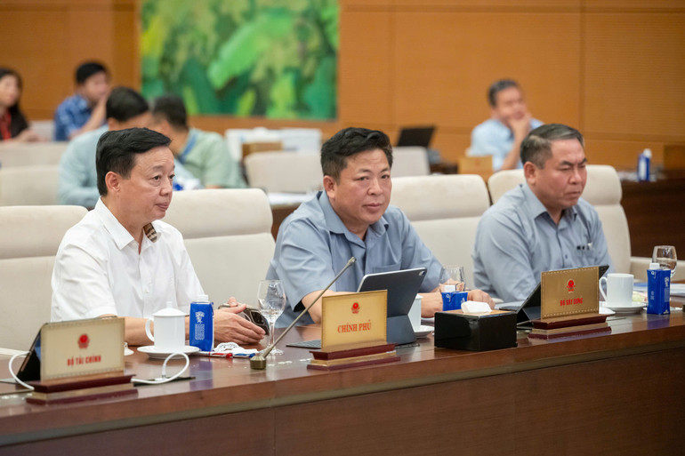 Các đại biểu dự phiên họp. (Ảnh: DUY LINH) Các đại biểu dự phiên họp. (Ảnh: DUY LINH)